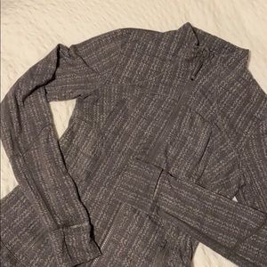 Lululemon jacket size 6 gray and white pattern
